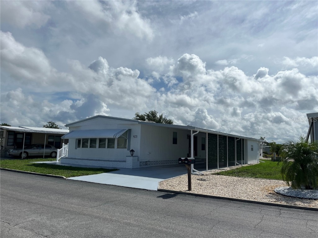 923 Cortina Boulevard Venice FL 34285 N6133418 image2
