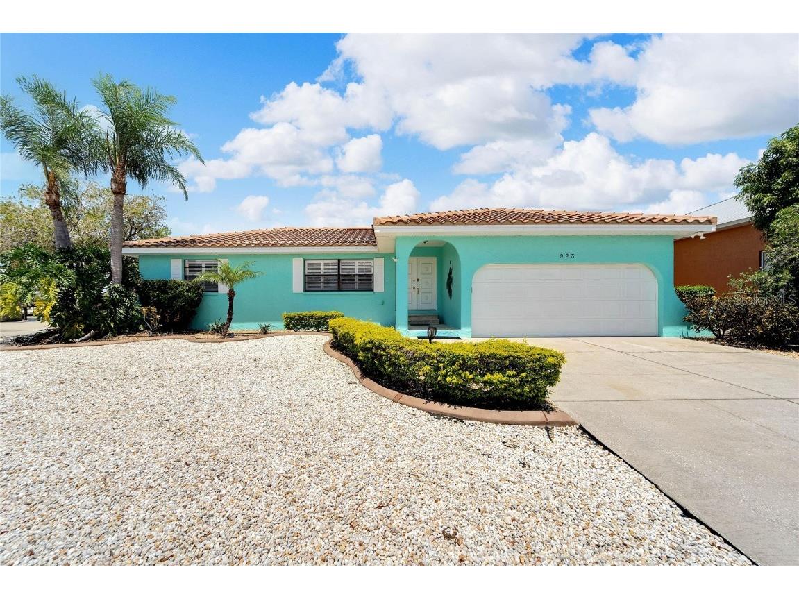 923 Golf Island Drive Apollo Beach FL 33572 - ST. ANDREWS CANAL T3541408 image1