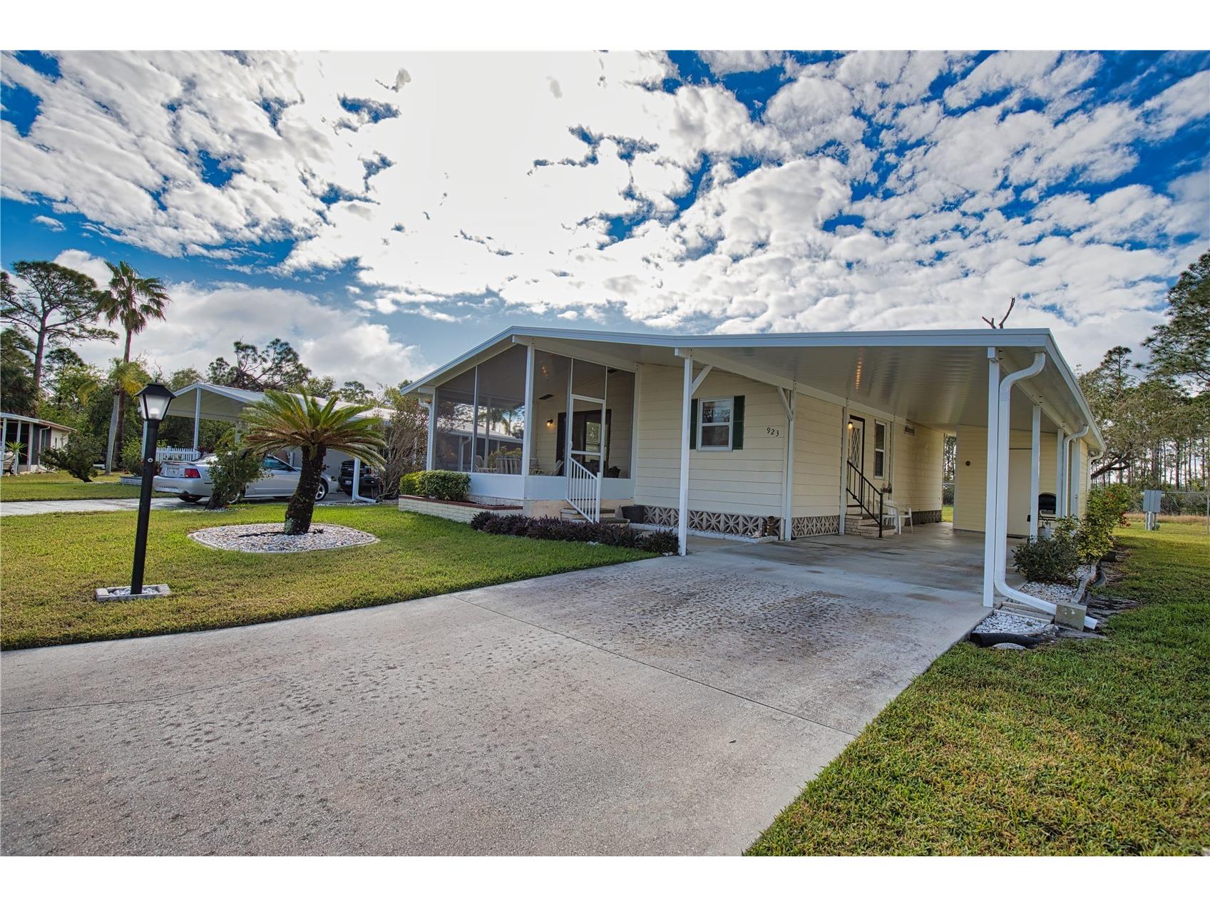 923 Iglesia Drive North Port FL 34287 TB8357857 image1