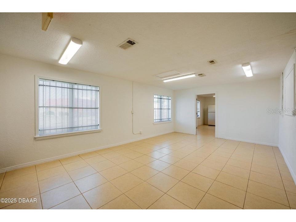 923 N Beach Street Daytona Beach FL 32117 V4941881 image2