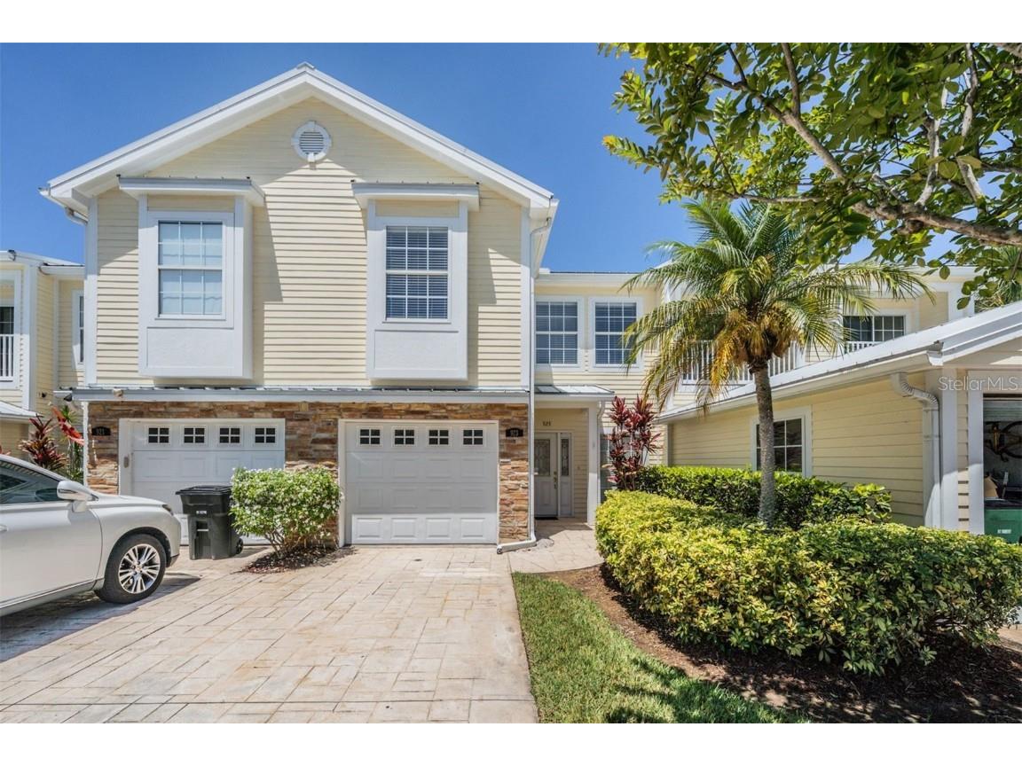 923 Woodbridge Court Safety Harbor FL 34695 T3374043 image1