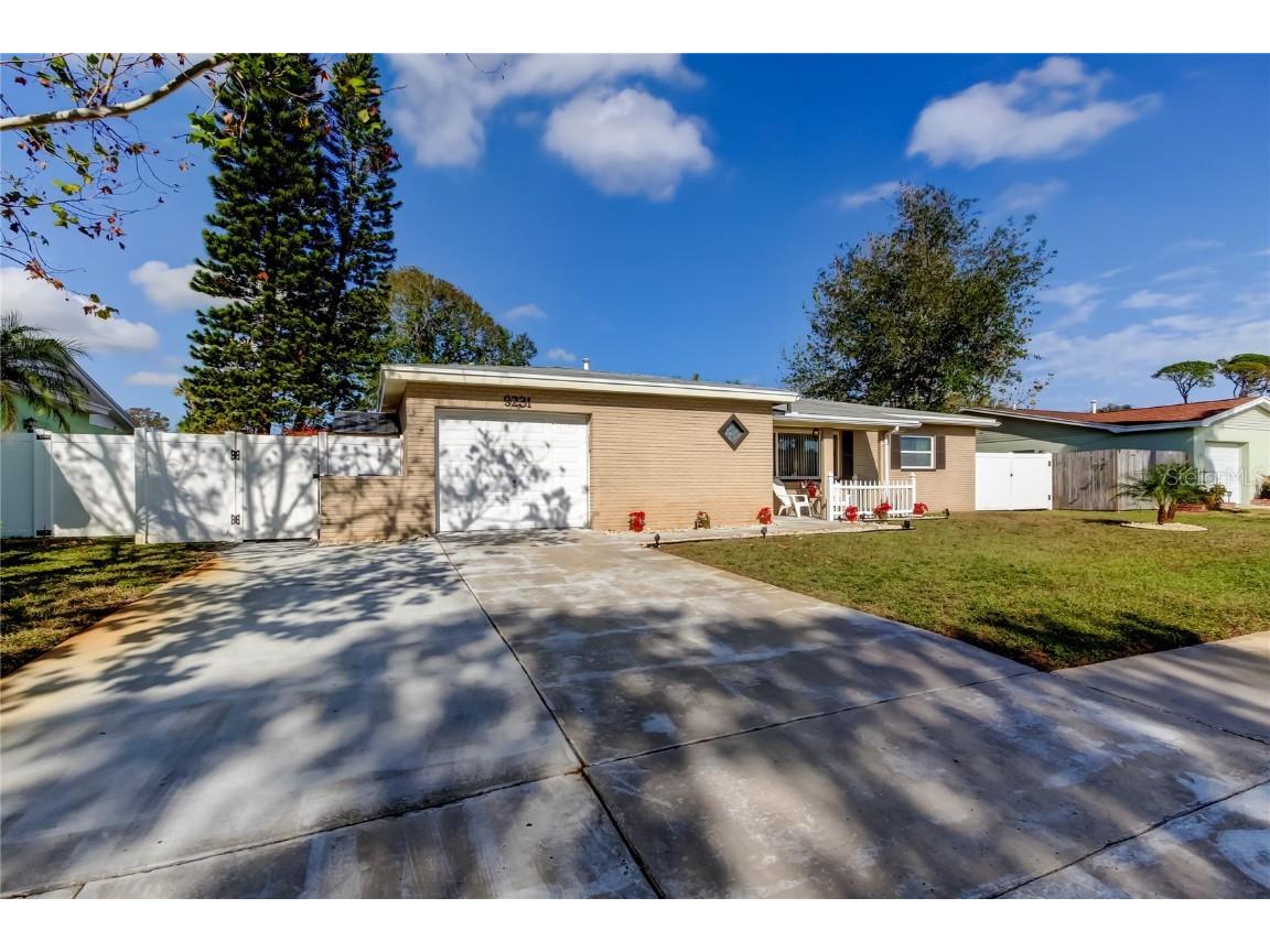 9231 79th Avenue Seminole FL 33777 TB8327037 image1