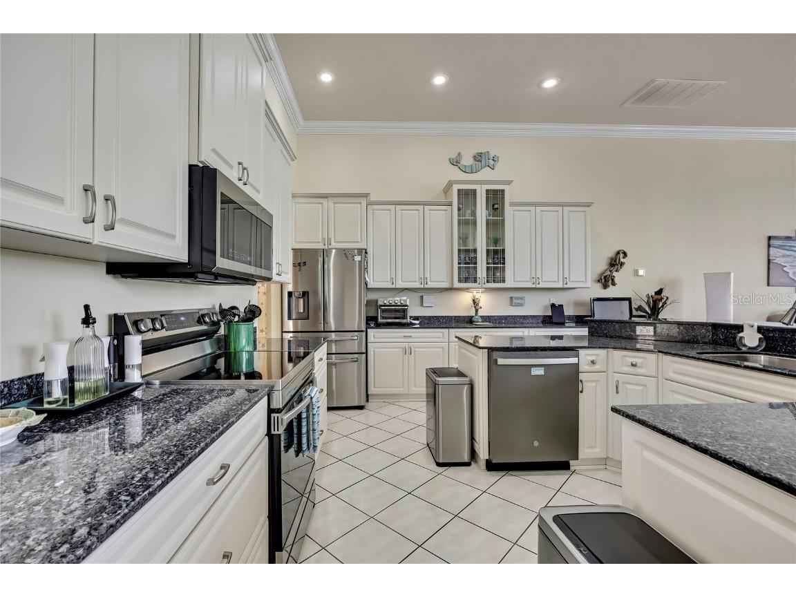 9231 Mississippi Run Weeki Wachee FL 34613 TB8444059 image7