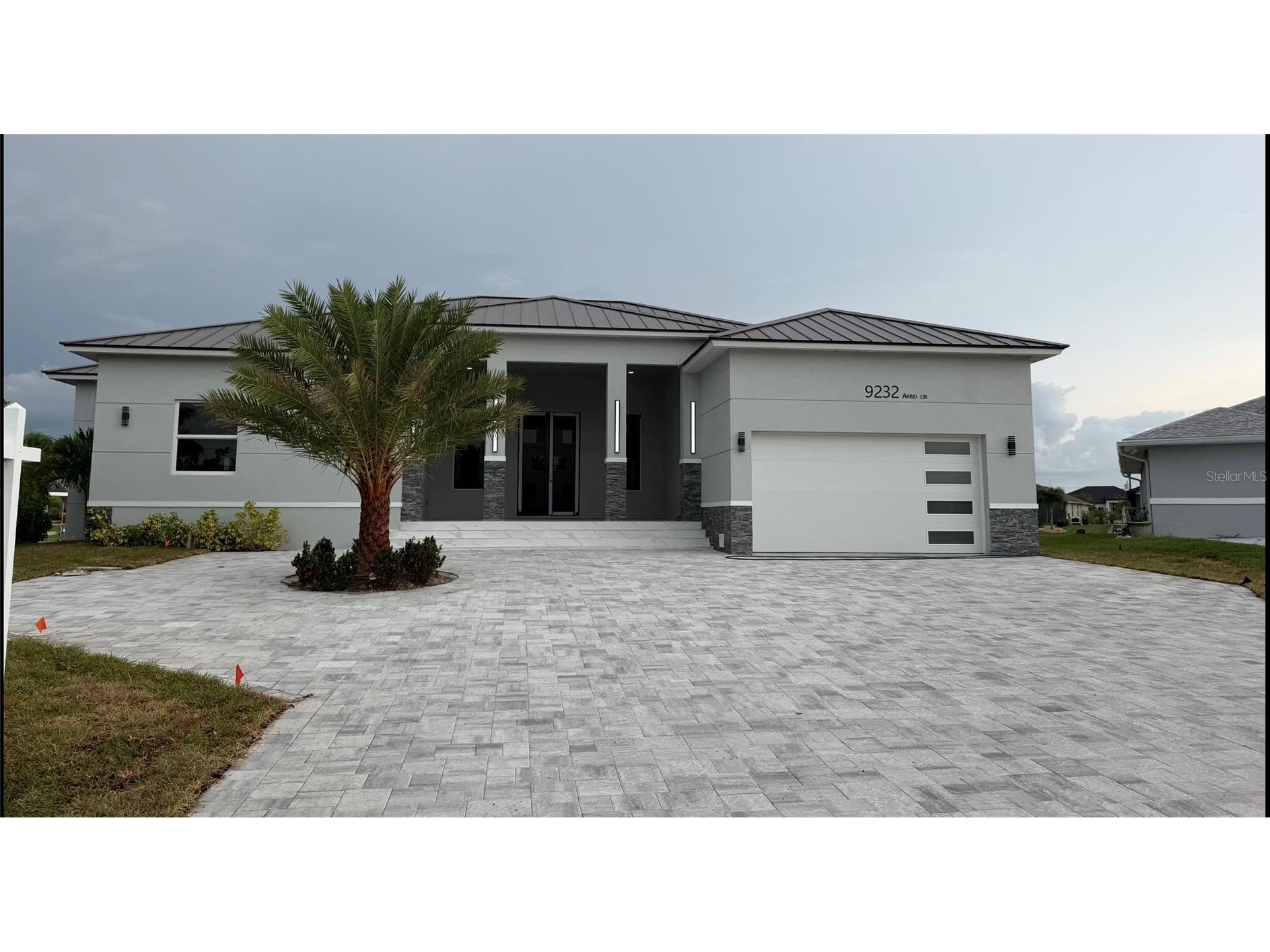 9232 Arrid Circle Port Charlotte FL 33981 - ZEPHYR & PRESIDENTIAL WATERWAY D6148063 image1