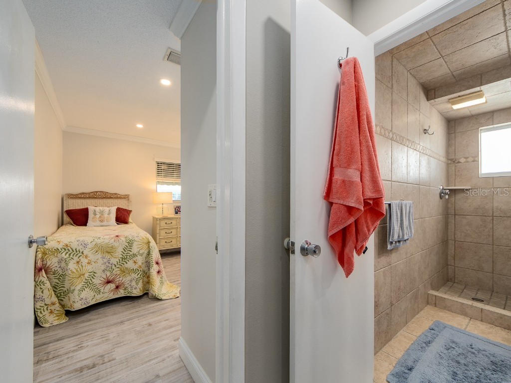 9234 141st Street Seminole FL 33776 TB8441947 image33