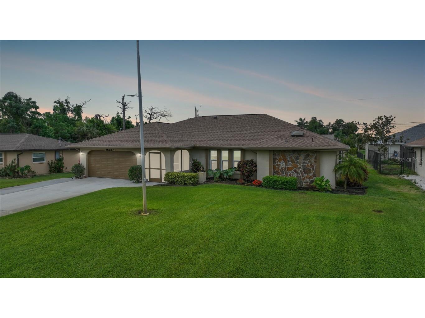 9237 St Catherine Avenue Englewood FL 34224 D6136485 image1