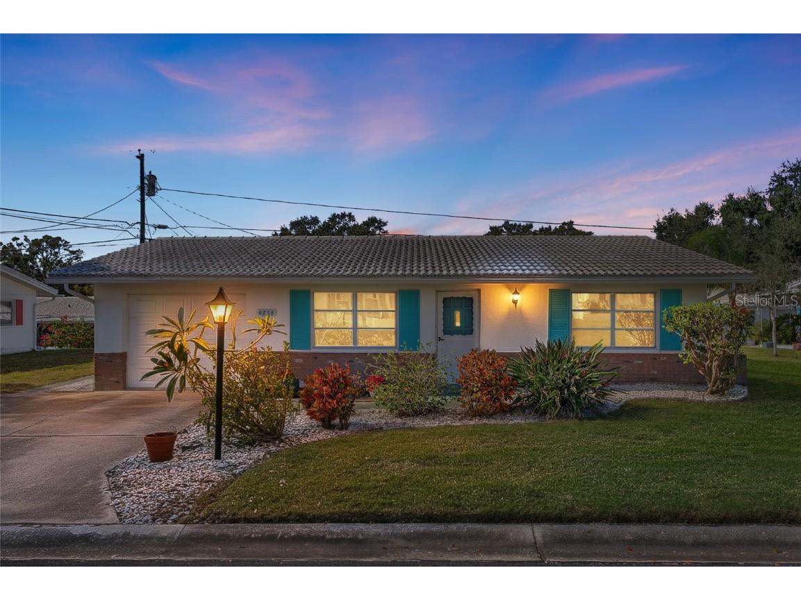 9238 140th Lane Seminole FL 33776 TB8455472 image1