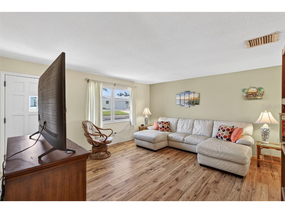 9238 140th Lane Seminole FL 33776 TB8455472 image10