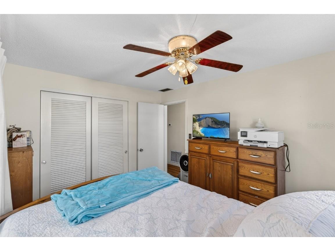 9238 140th Lane Seminole FL 33776 TB8455472 image23