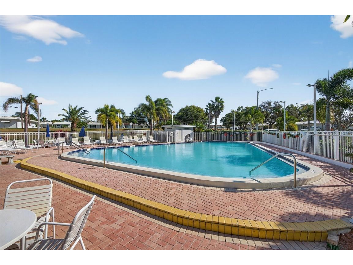 9238 140th Lane Seminole FL 33776 TB8455472 image32