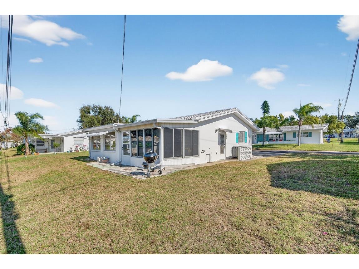 9238 140th Lane Seminole FL 33776 TB8455472 image4