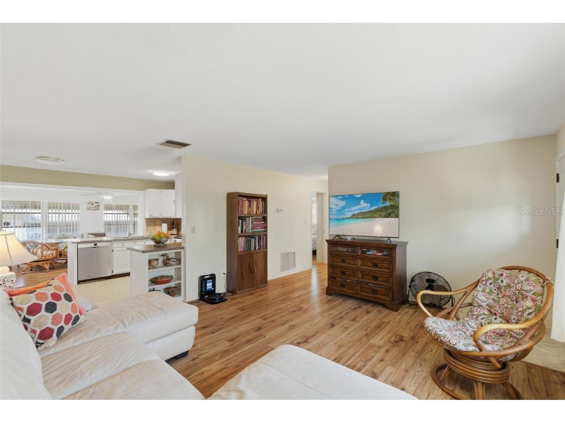 9238 140th Lane Seminole FL 33776 TB8455472 image8