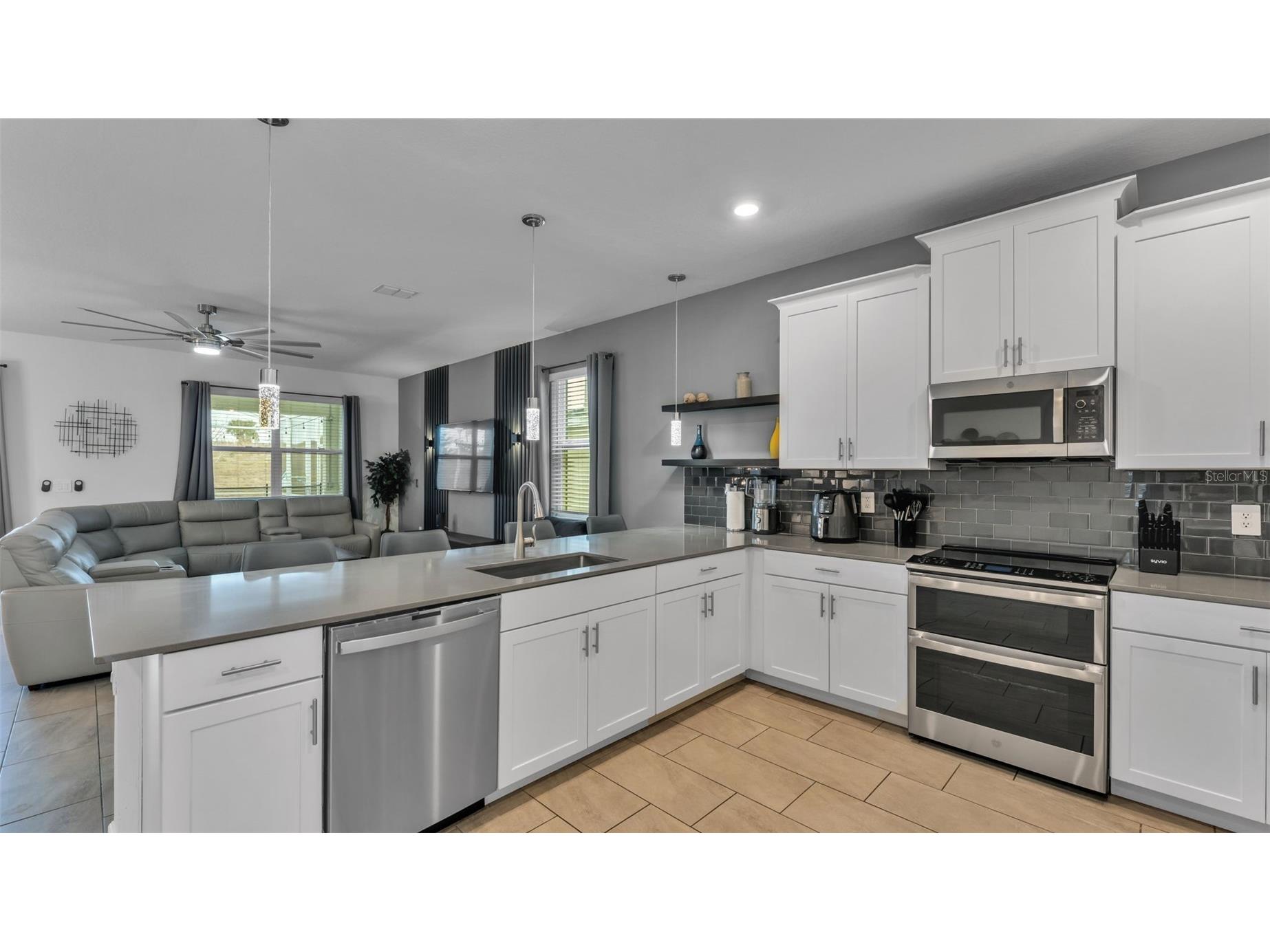 9238 Sommerset Hills Drive Davenport FL 33896 P4937389 image4