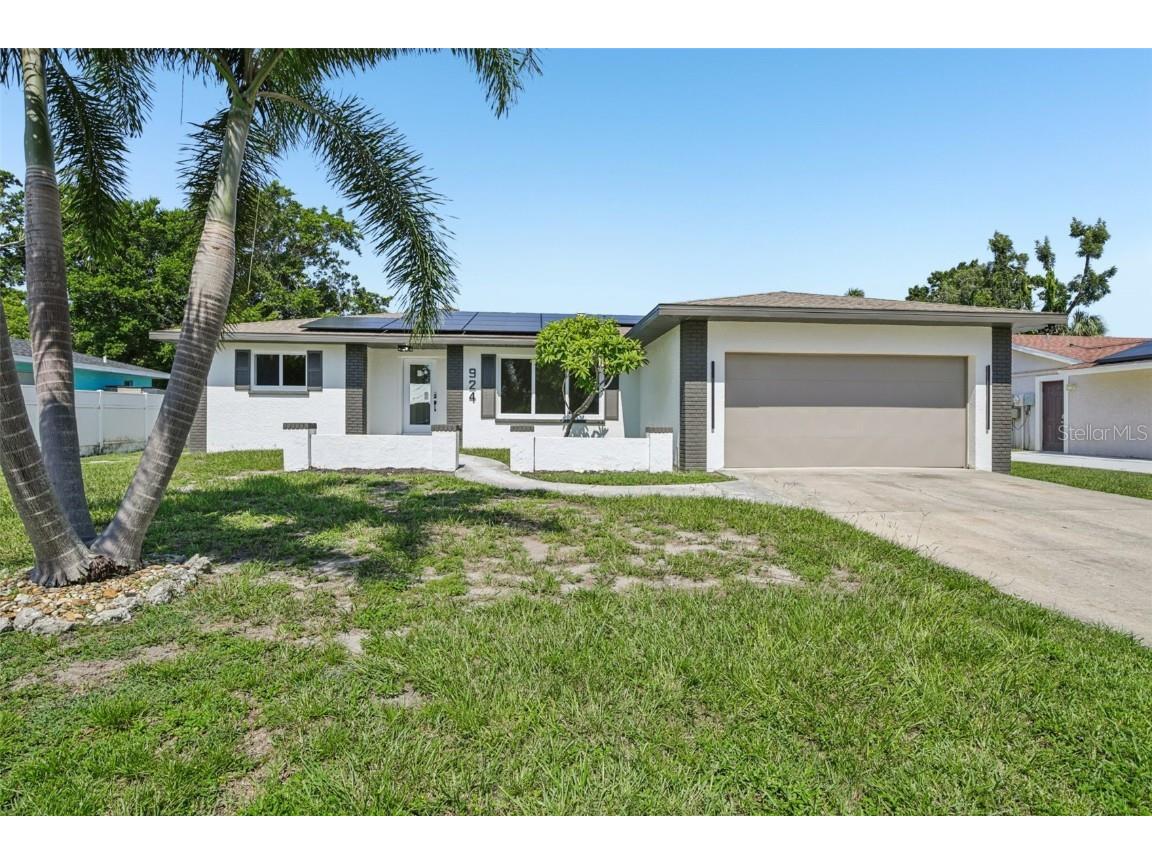 924 69th Street NW Bradenton FL 34209 A4660362 image1