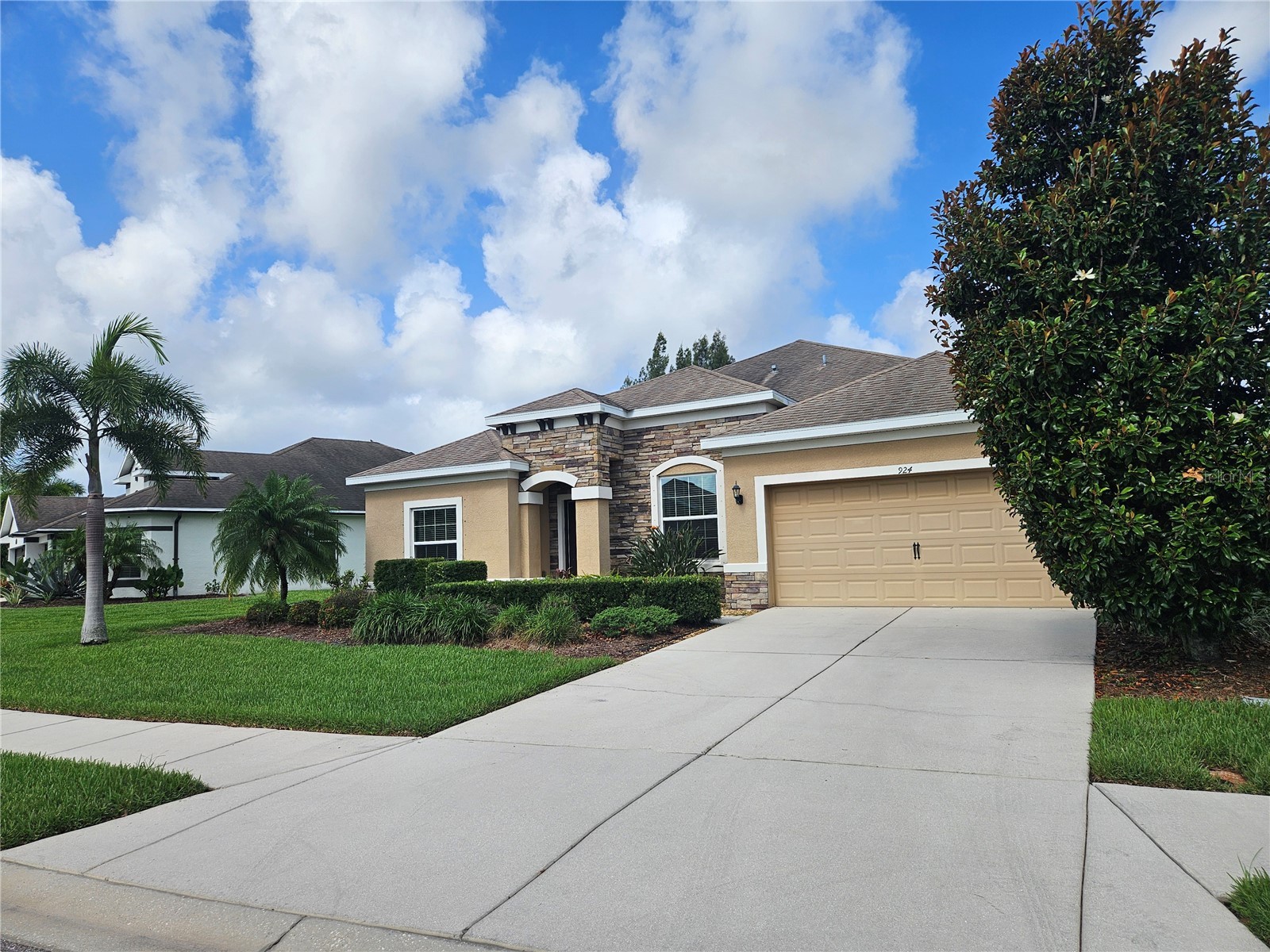 924 Buttercup Glen Bradenton FL 34212 A4696105 image2