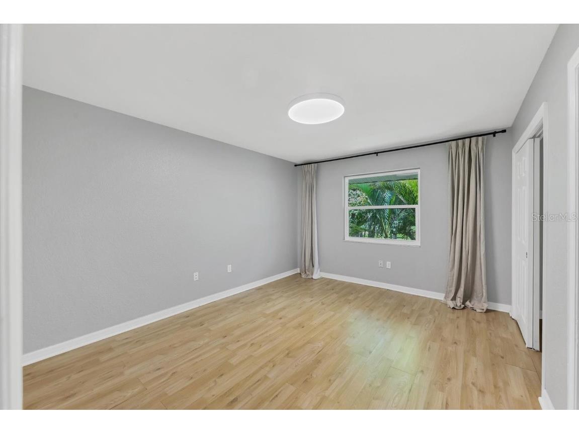 924 La Costa Circle #4 Sarasota FL 34237 A4657035 image17