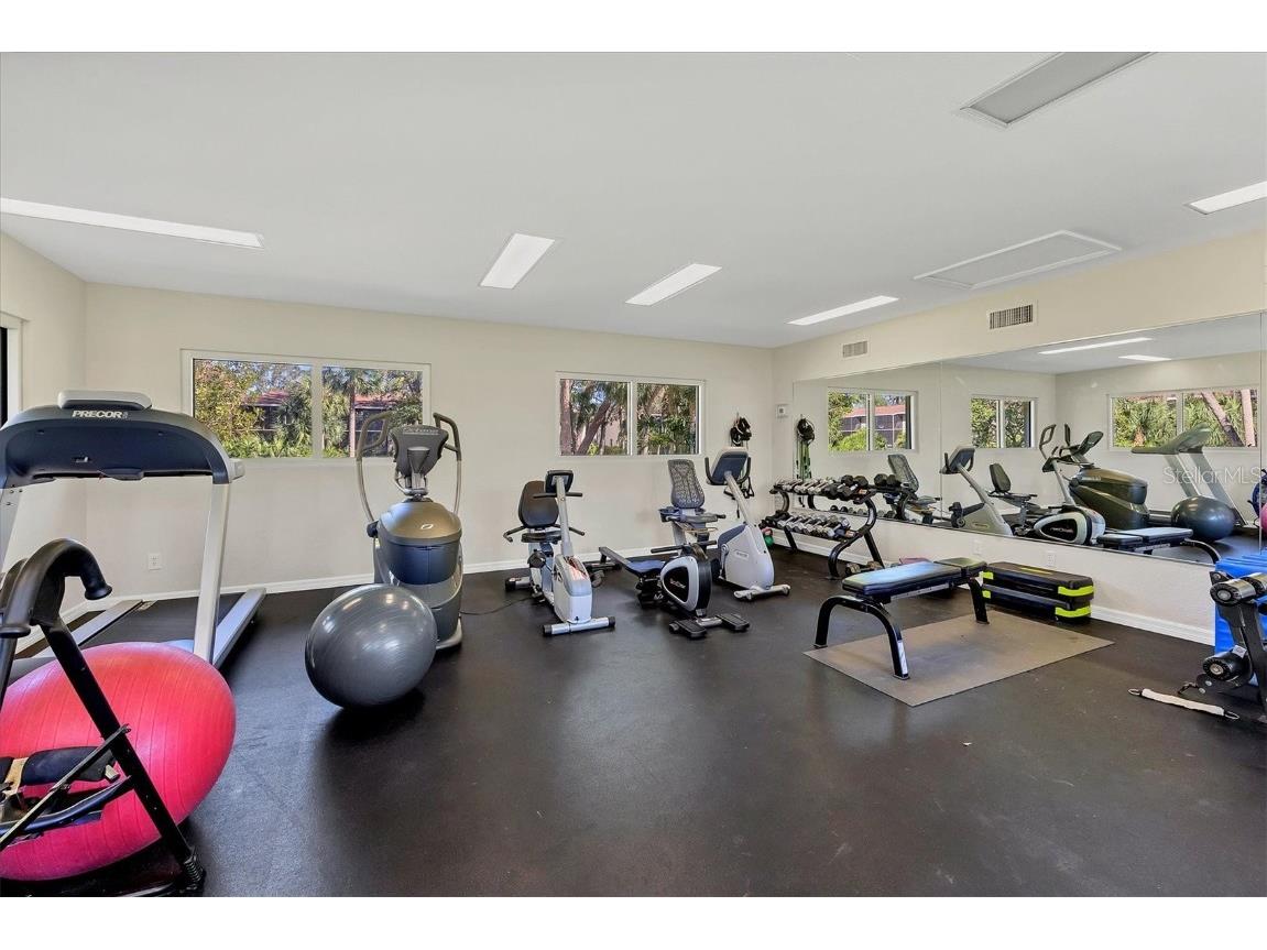 924 La Costa Circle #4 Sarasota FL 34237 A4657035 image37