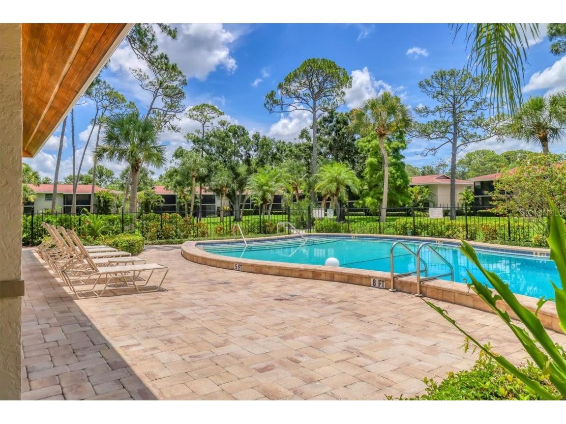 924 La Costa Circle #4 Sarasota FL 34237 A4657035 image39