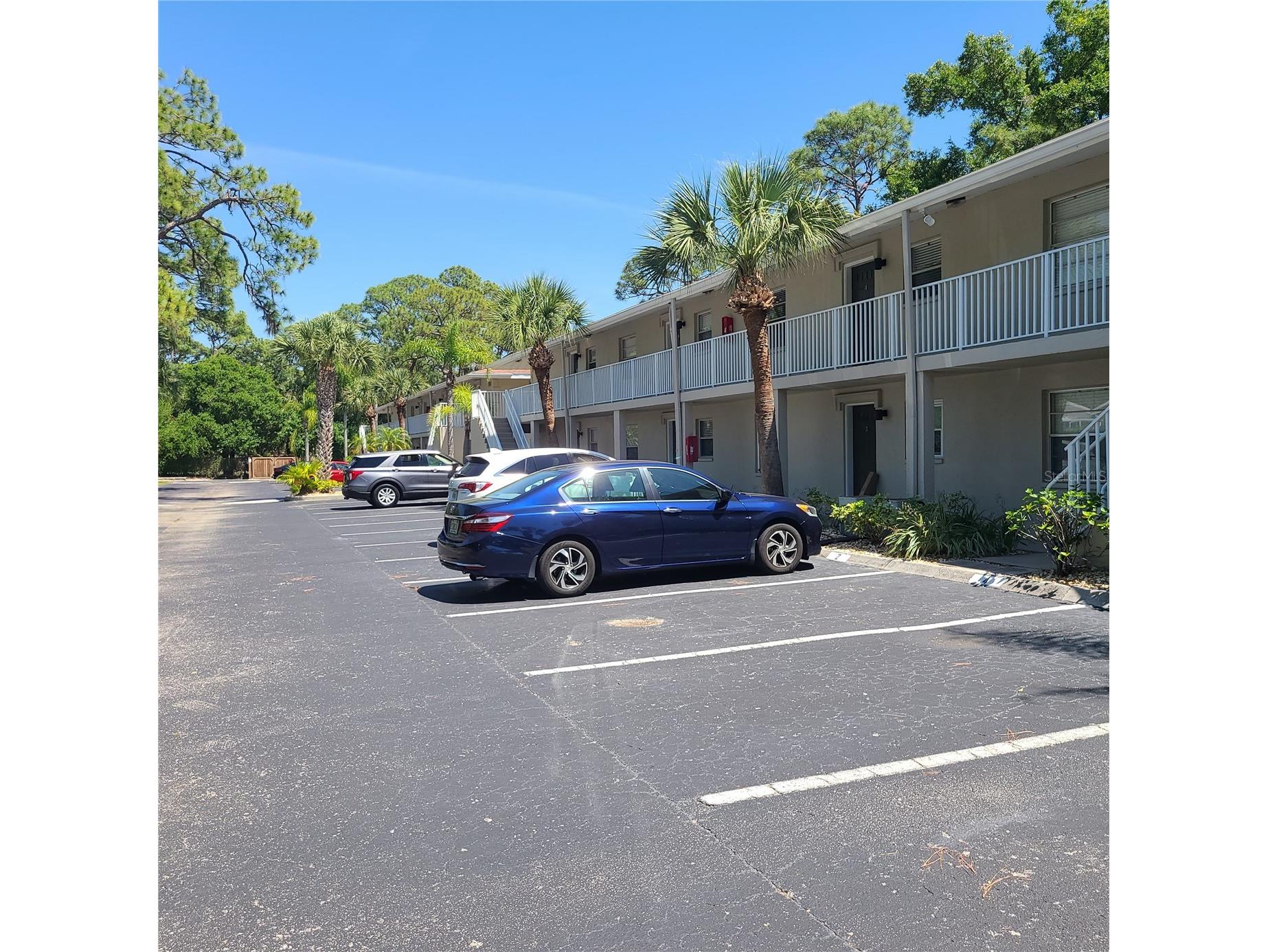 924 La Costa Circle #4 Sarasota FL 34237 A4690220 image2
