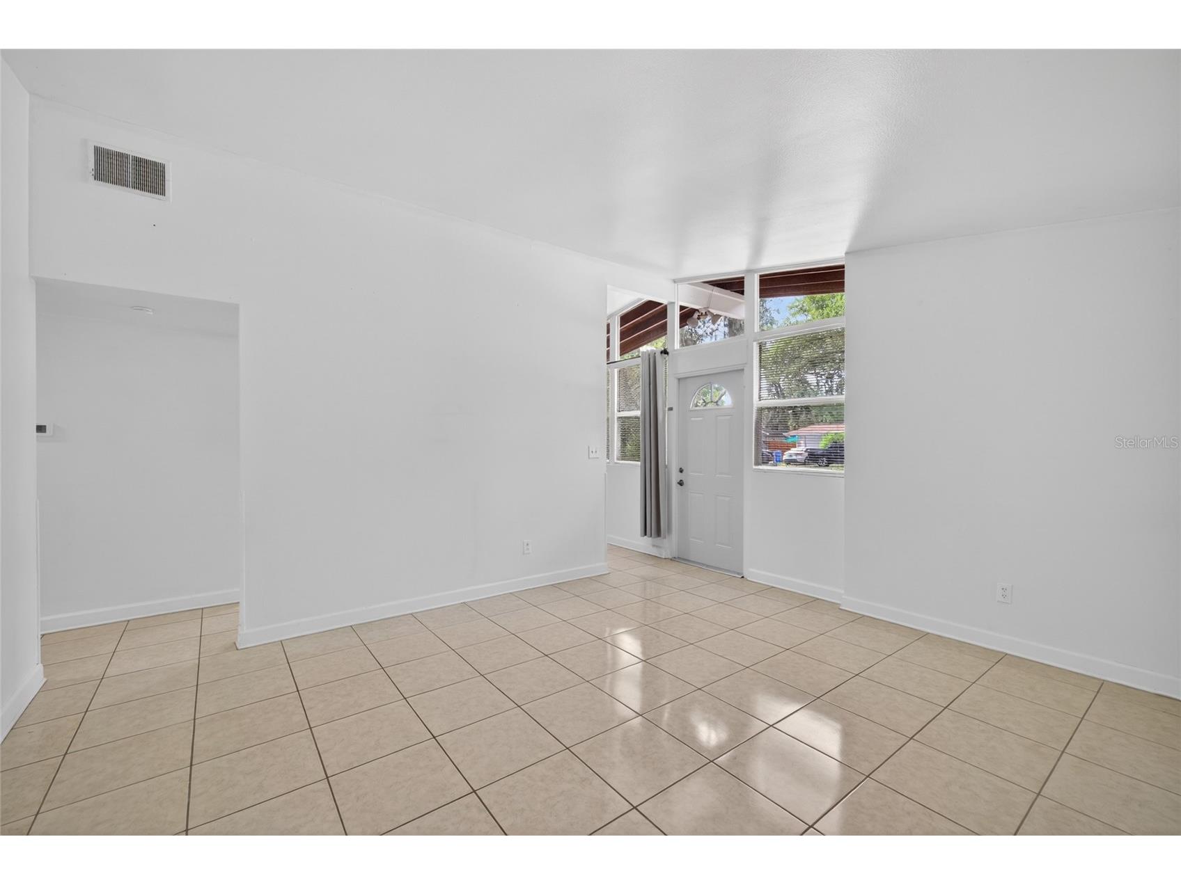 924 Lakewood Avenue Tampa FL 33613 TB8496470 image10
