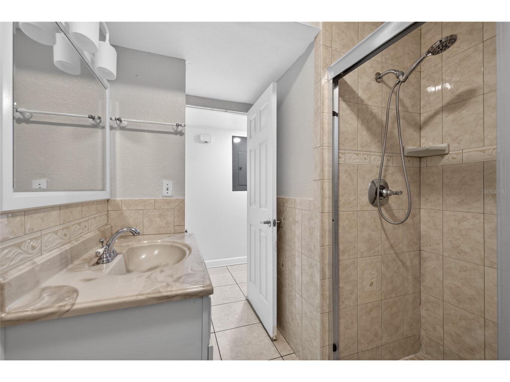 924 Lakewood Avenue Tampa FL 33613 TB8496470 image24