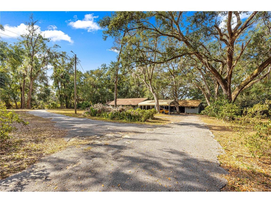 924 SE 167th Court Road Silver Springs FL 34488 OM690601 image1