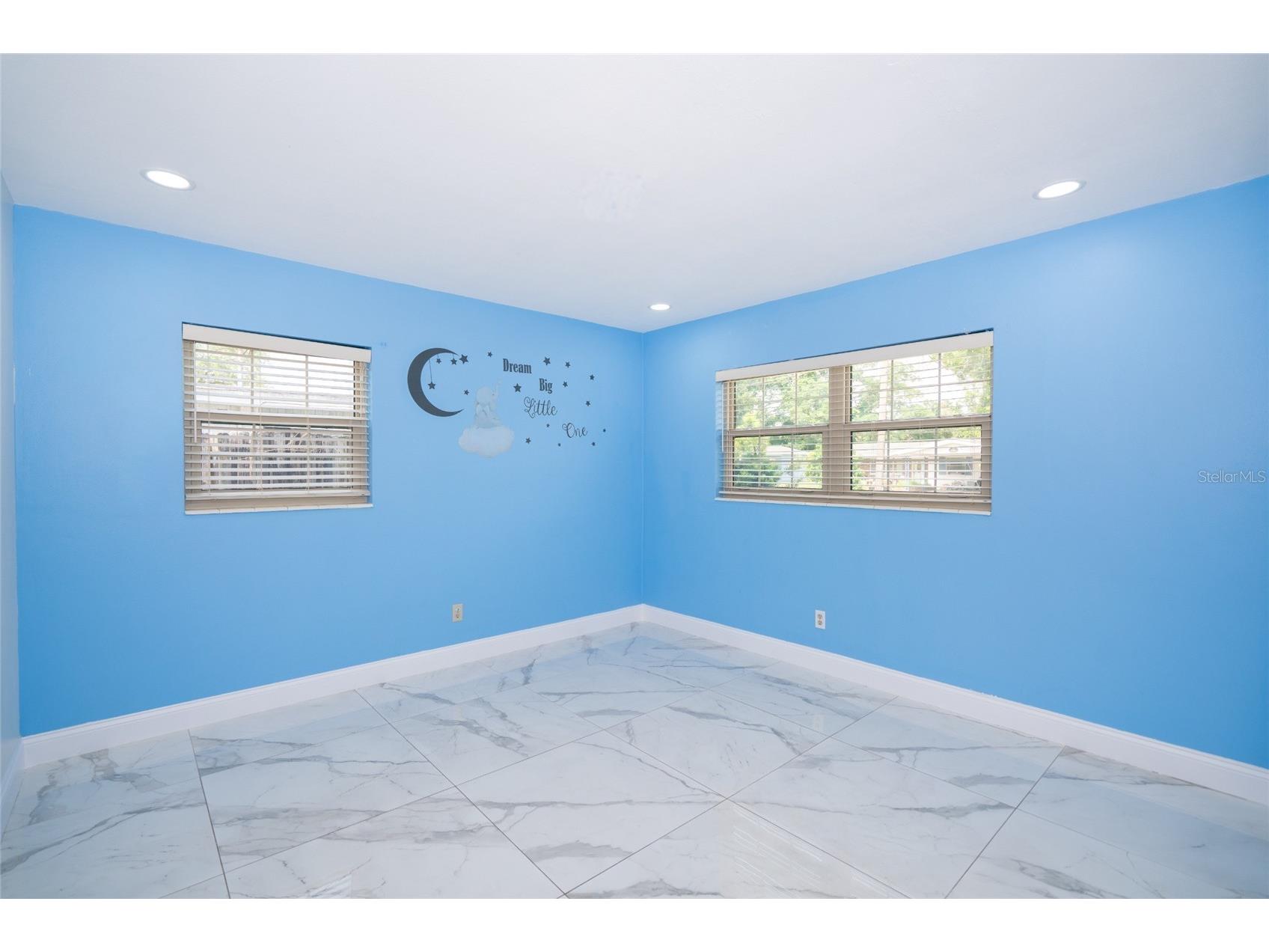 9241 N 52nd Street Tampa FL 33617 TB8525916 image20