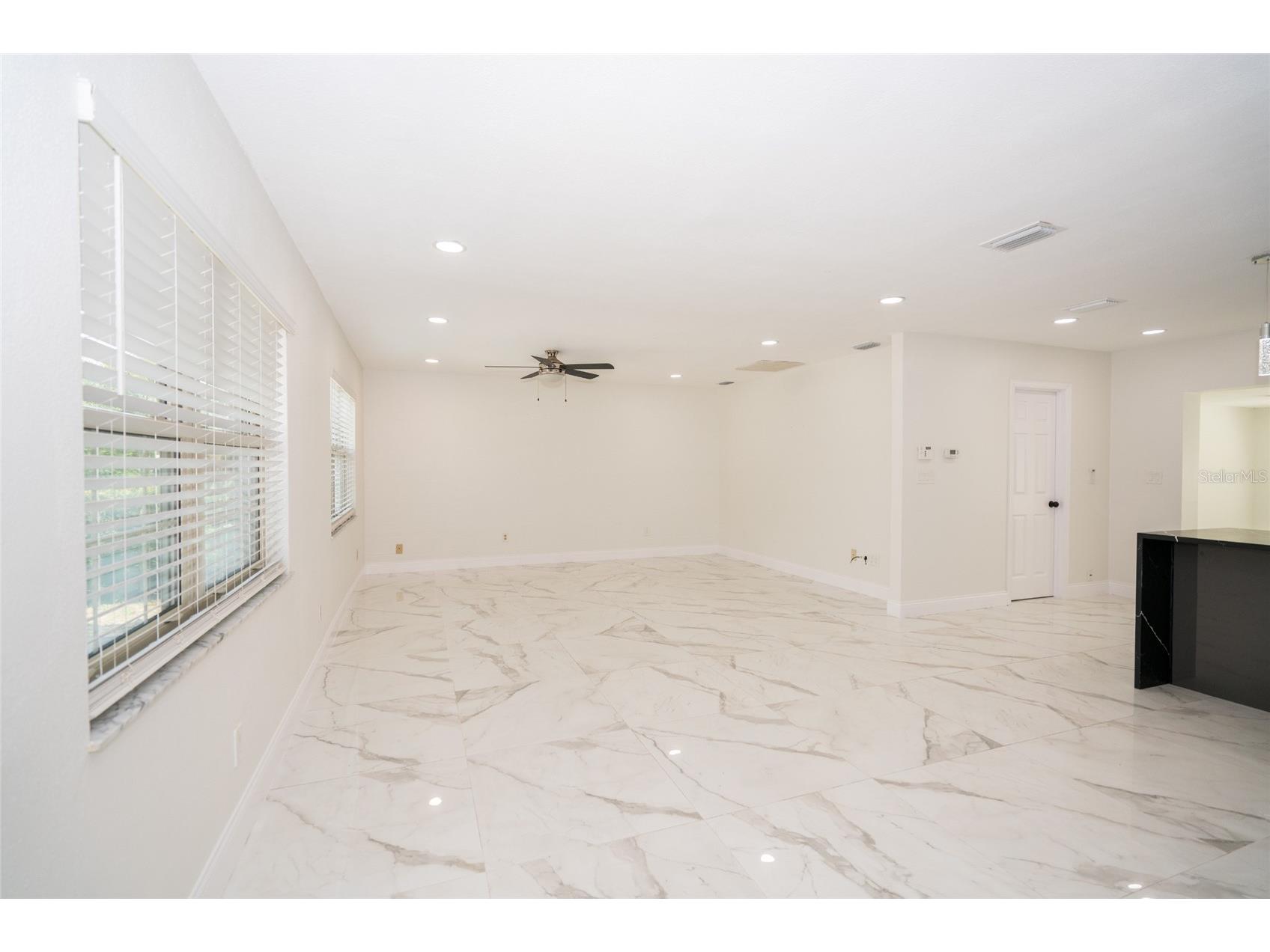 9241 N 52nd Street Tampa FL 33617 TB8525916 image26