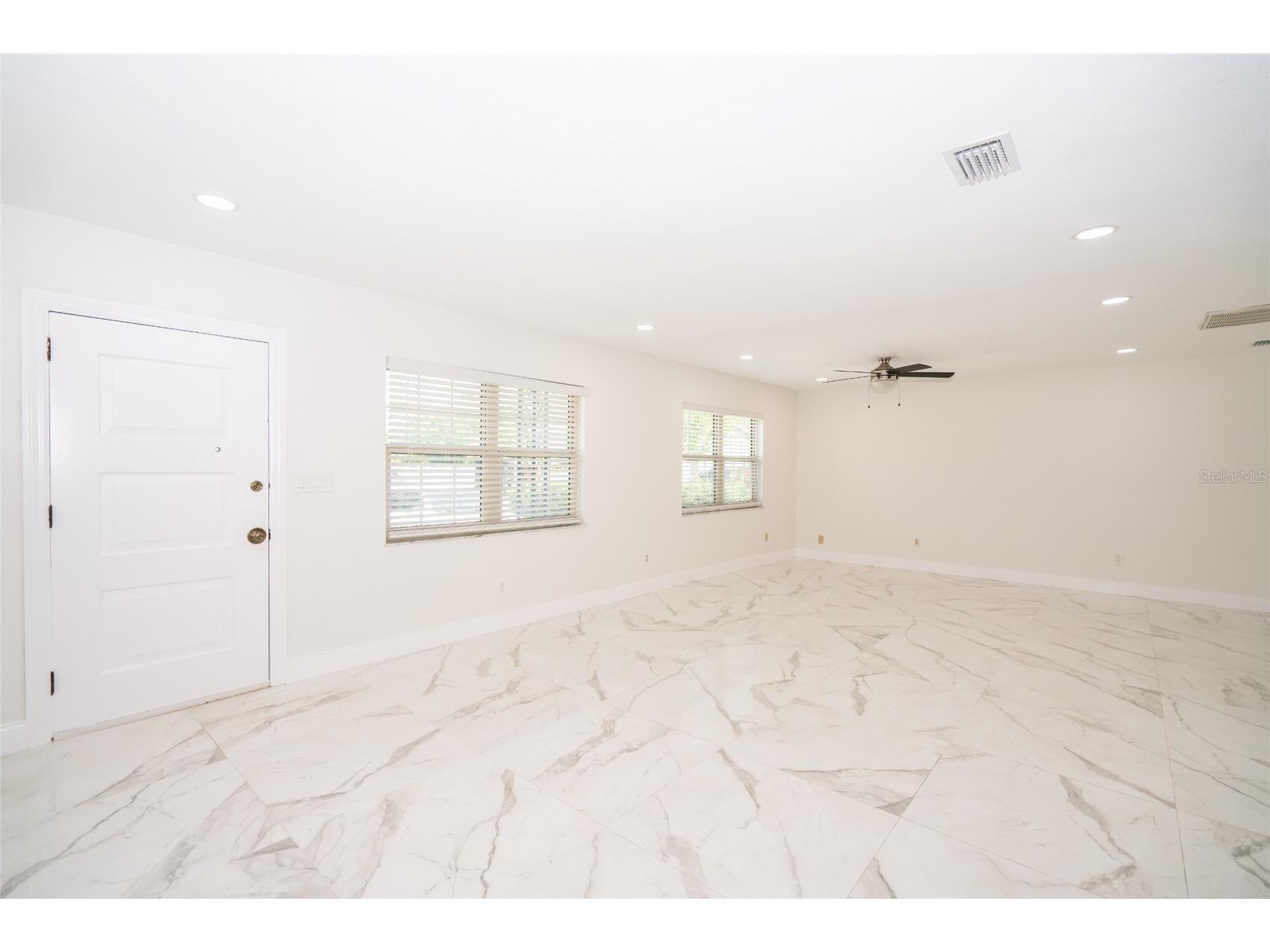 9241 N 52nd Street Tampa FL 33617 TB8525916 image27