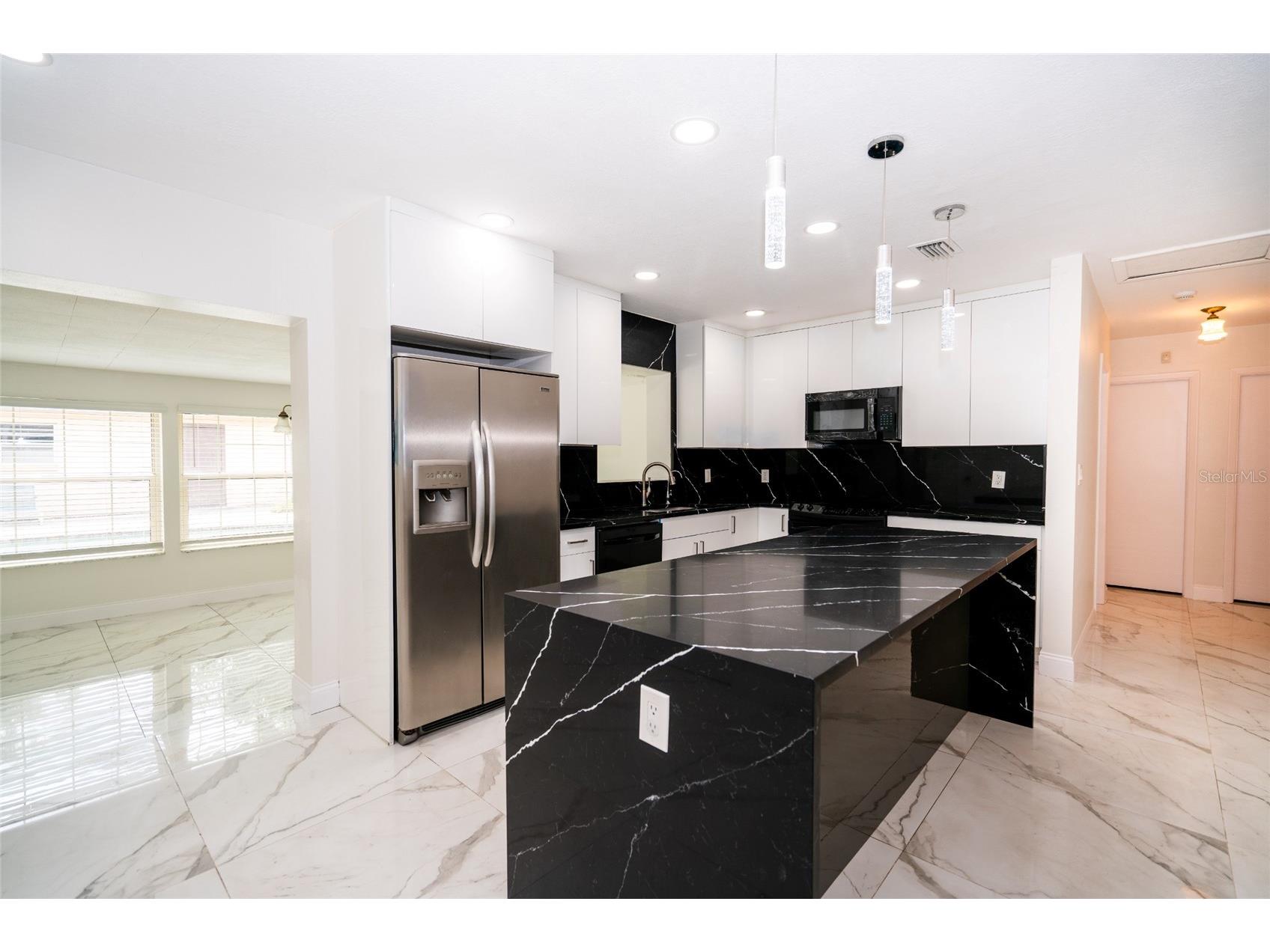 9241 N 52nd Street Tampa FL 33617 TB8525916 image28