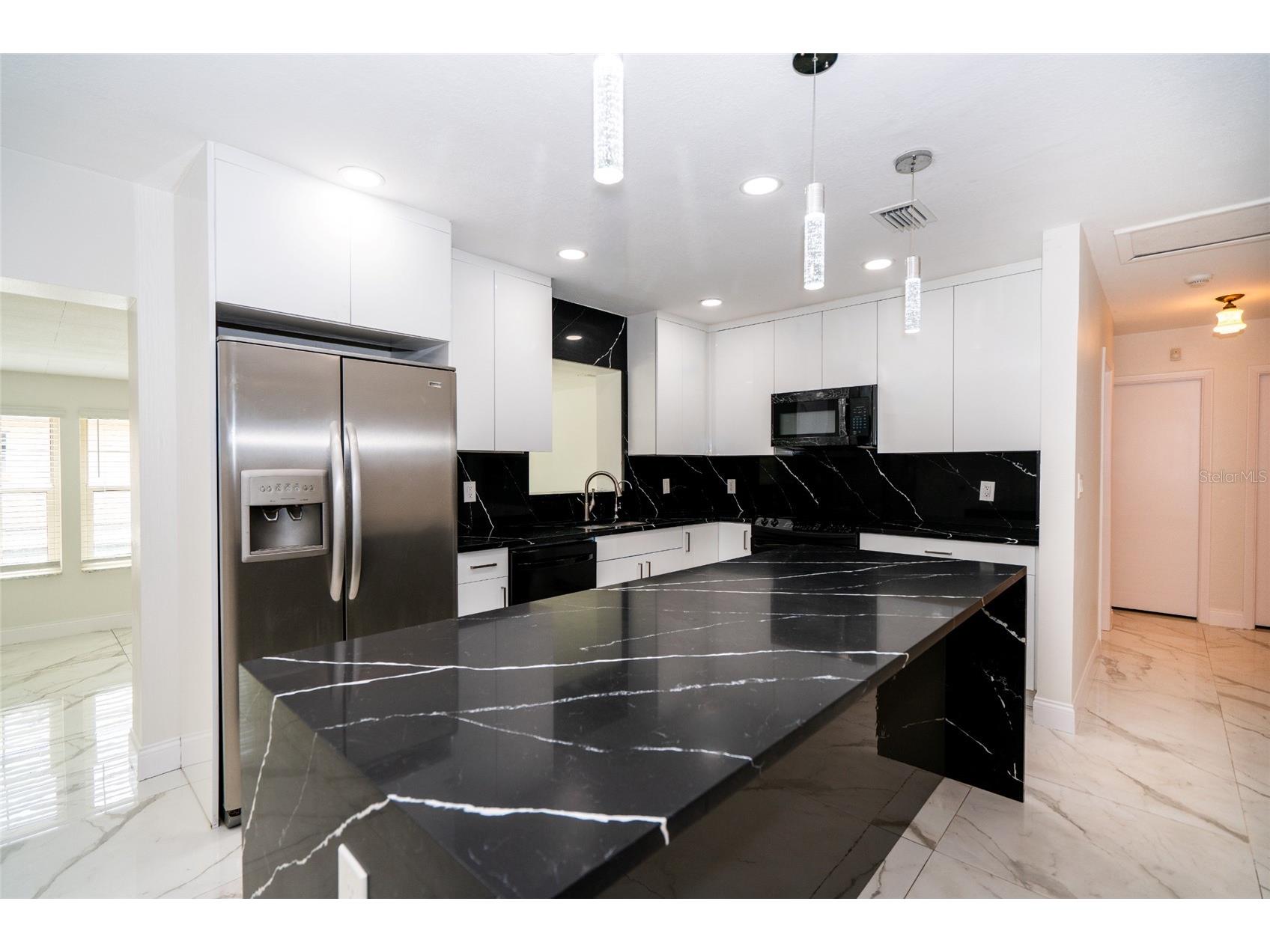 9241 N 52nd Street Tampa FL 33617 TB8525916 image32
