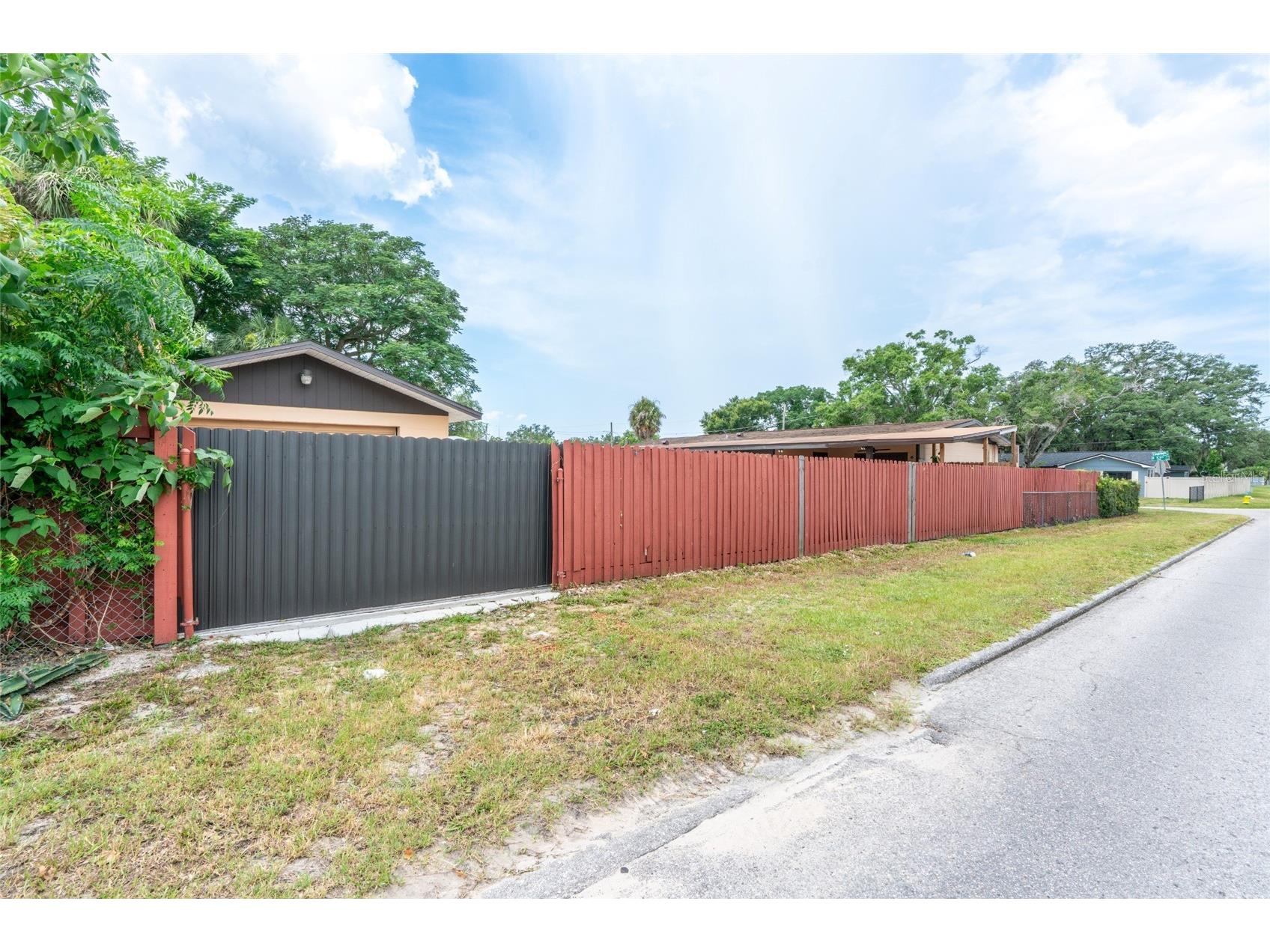 9241 N 52nd Street Tampa FL 33617 TB8525916 image37
