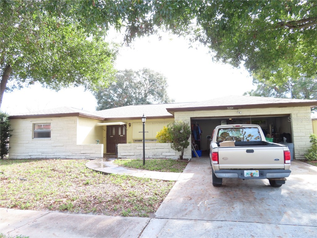 9244 79th Avenue Largo FL 33777 U8184707 image1
