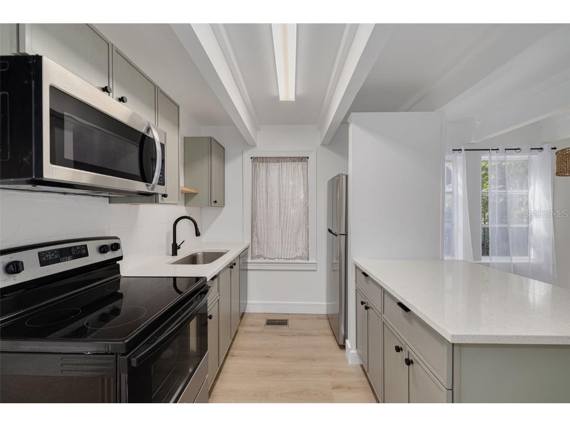 925 16th Avenue N Saint Petersburg FL 33704 TB8448105 image9