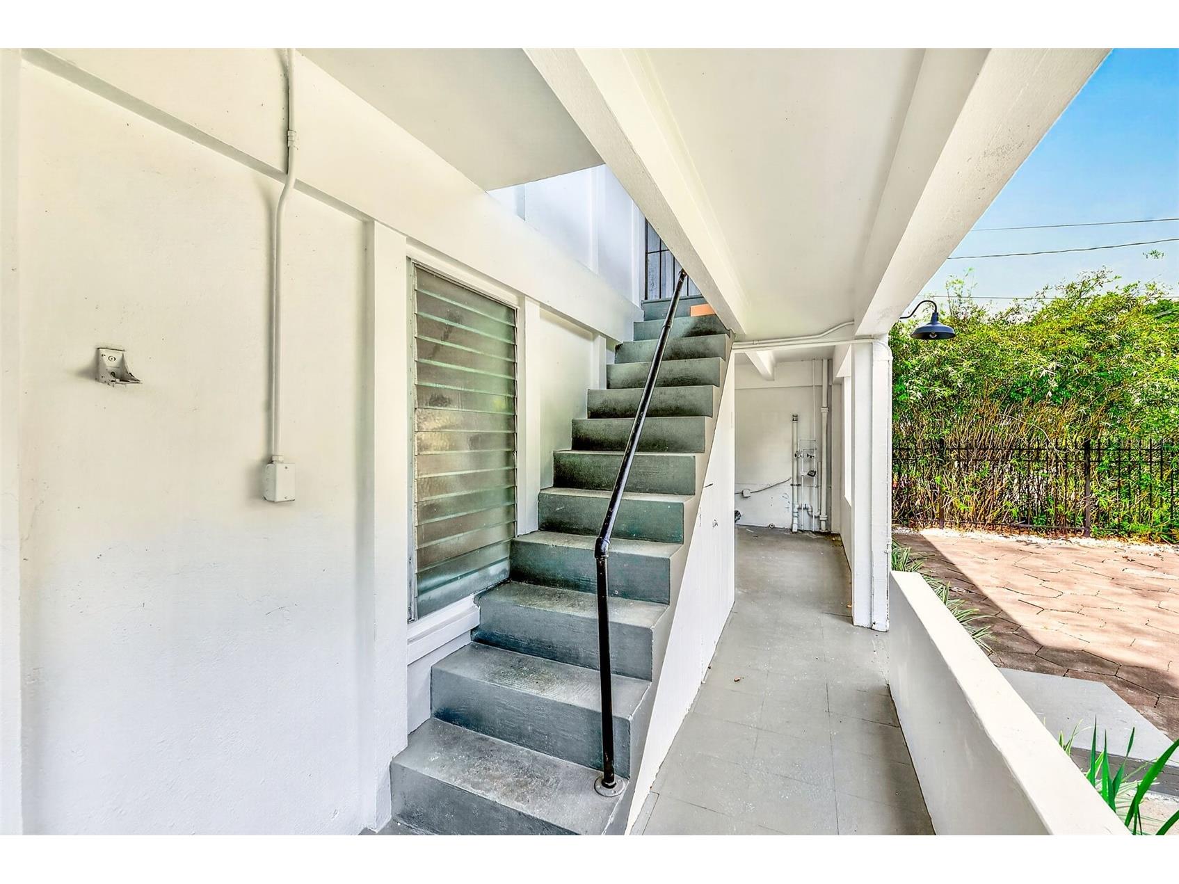 925 16th Avenue N Saint Petersburg FL 33704 TB8509416 image30
