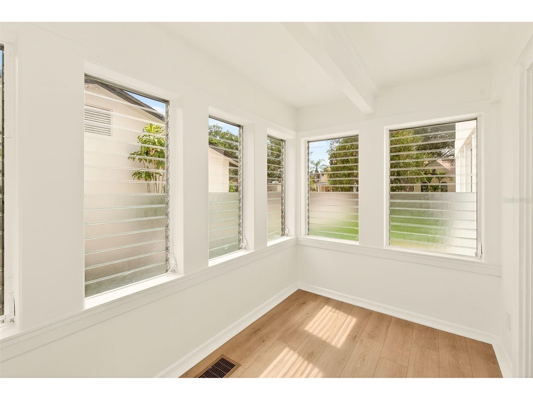 925 16th Avenue N Saint Petersburg FL 33704 TB8509416 image7