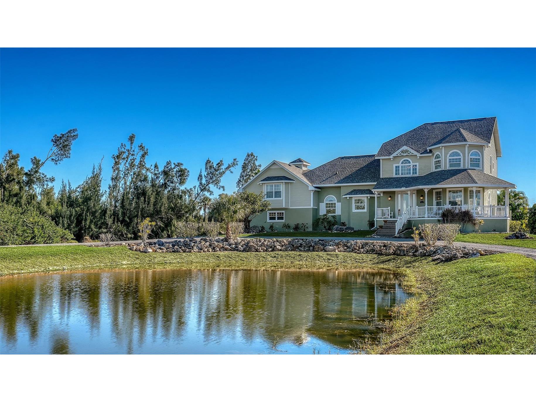 925 Bayshore Drive Terra Ceia FL 34250 A4686443 image1