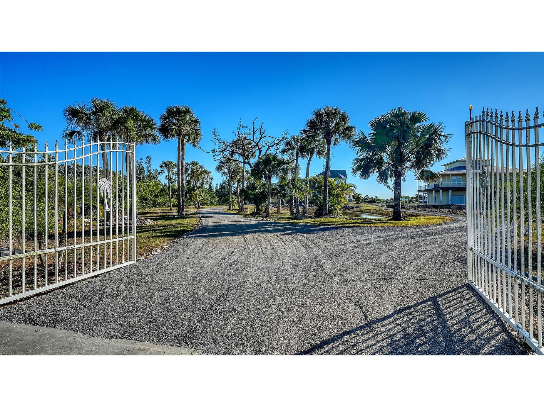 925 Bayshore Drive Terra Ceia FL 34250 A4686443 image3