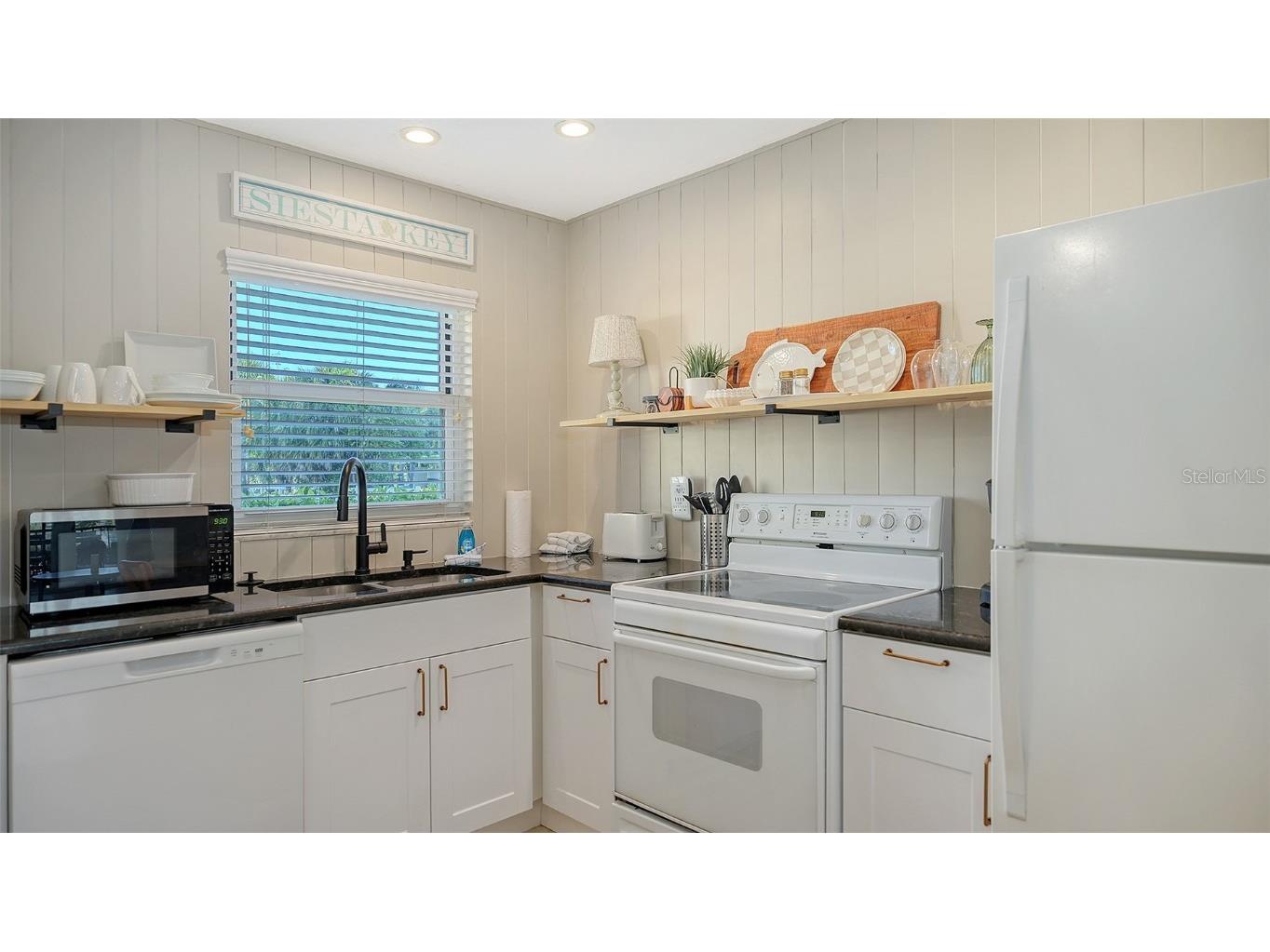 925 Beach Road #112 Siesta Key FL 34242 A4667098 image11