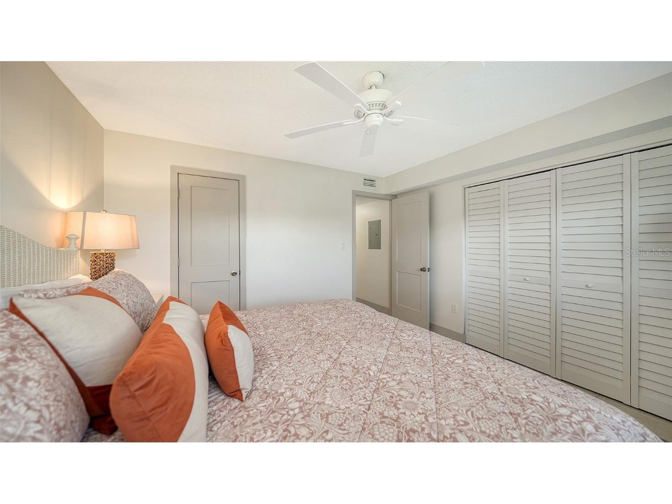 925 Beach Road #112 Siesta Key FL 34242 A4667098 image25