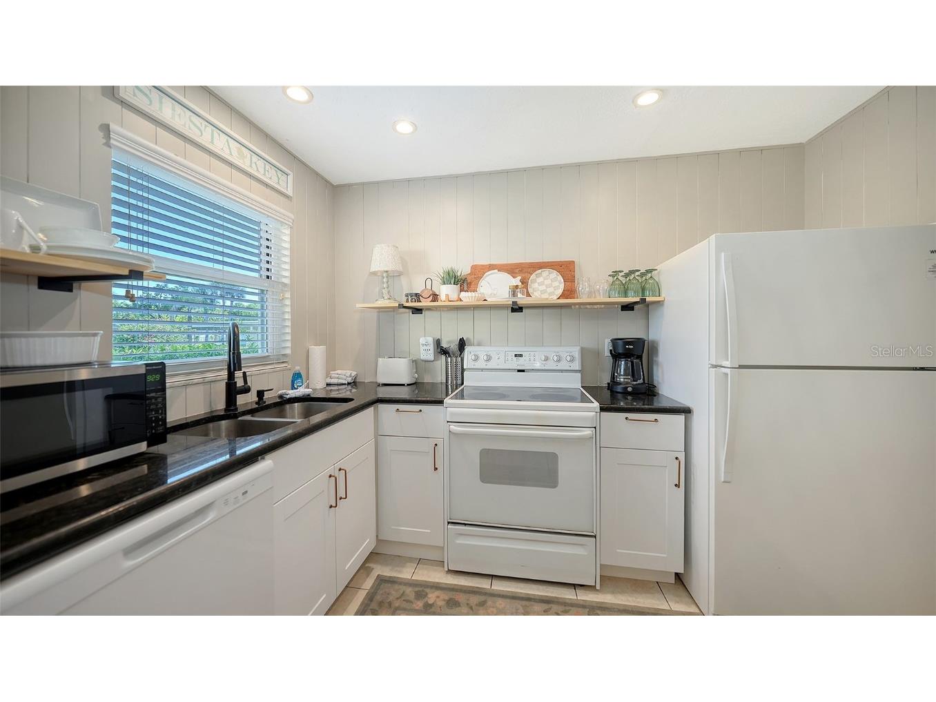 925 Beach Road #112 Siesta Key FL 34242 A4667098 image8