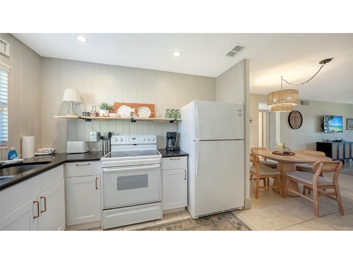 925 Beach Road #112 Siesta Key FL 34242 A4667098 image9