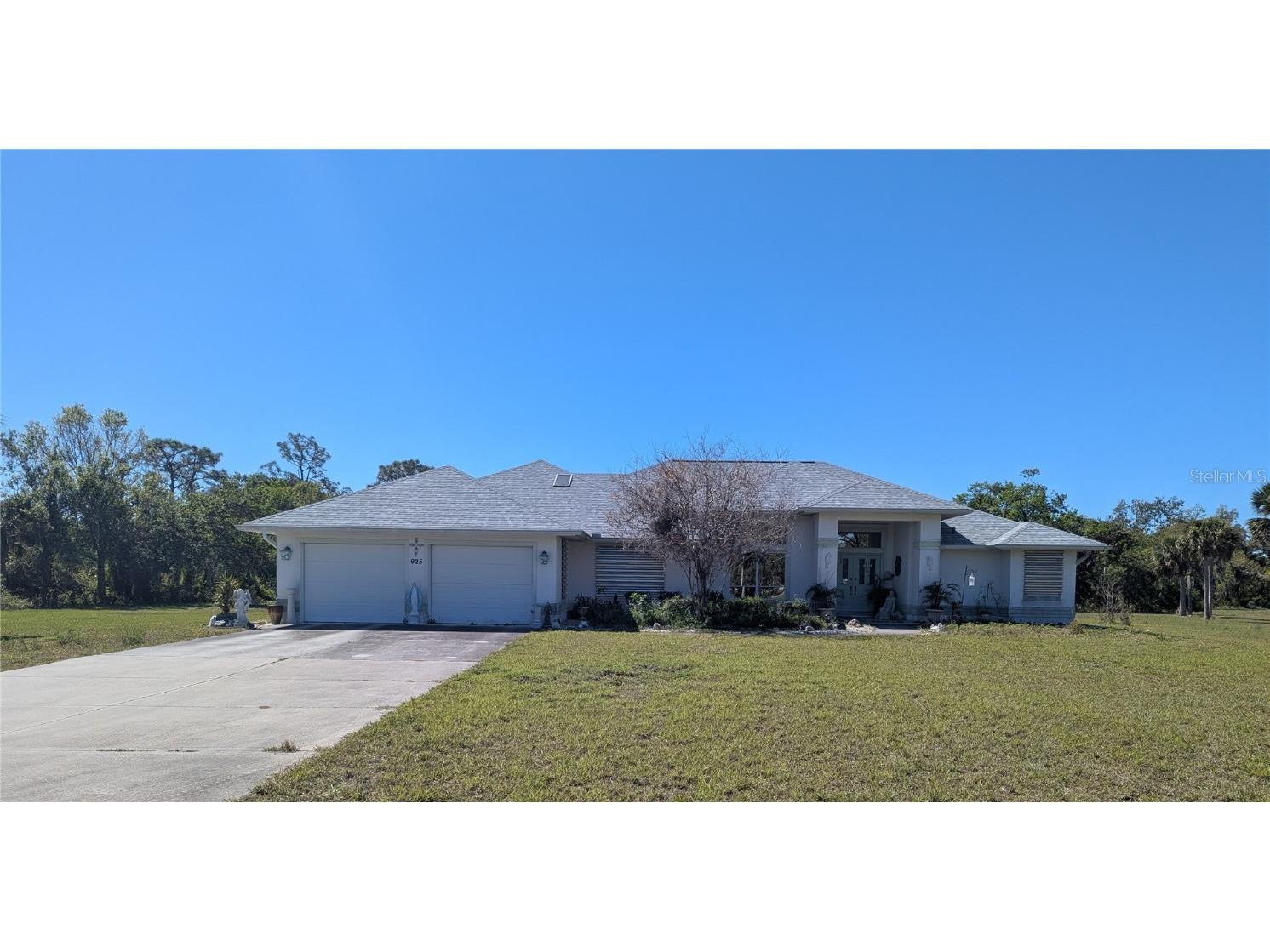 925 Crestwood Road Englewood FL 34223 D6141426 image1