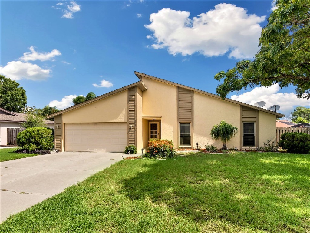925 Cypress Wood Lane Sarasota FL 34243 A4615017 image1