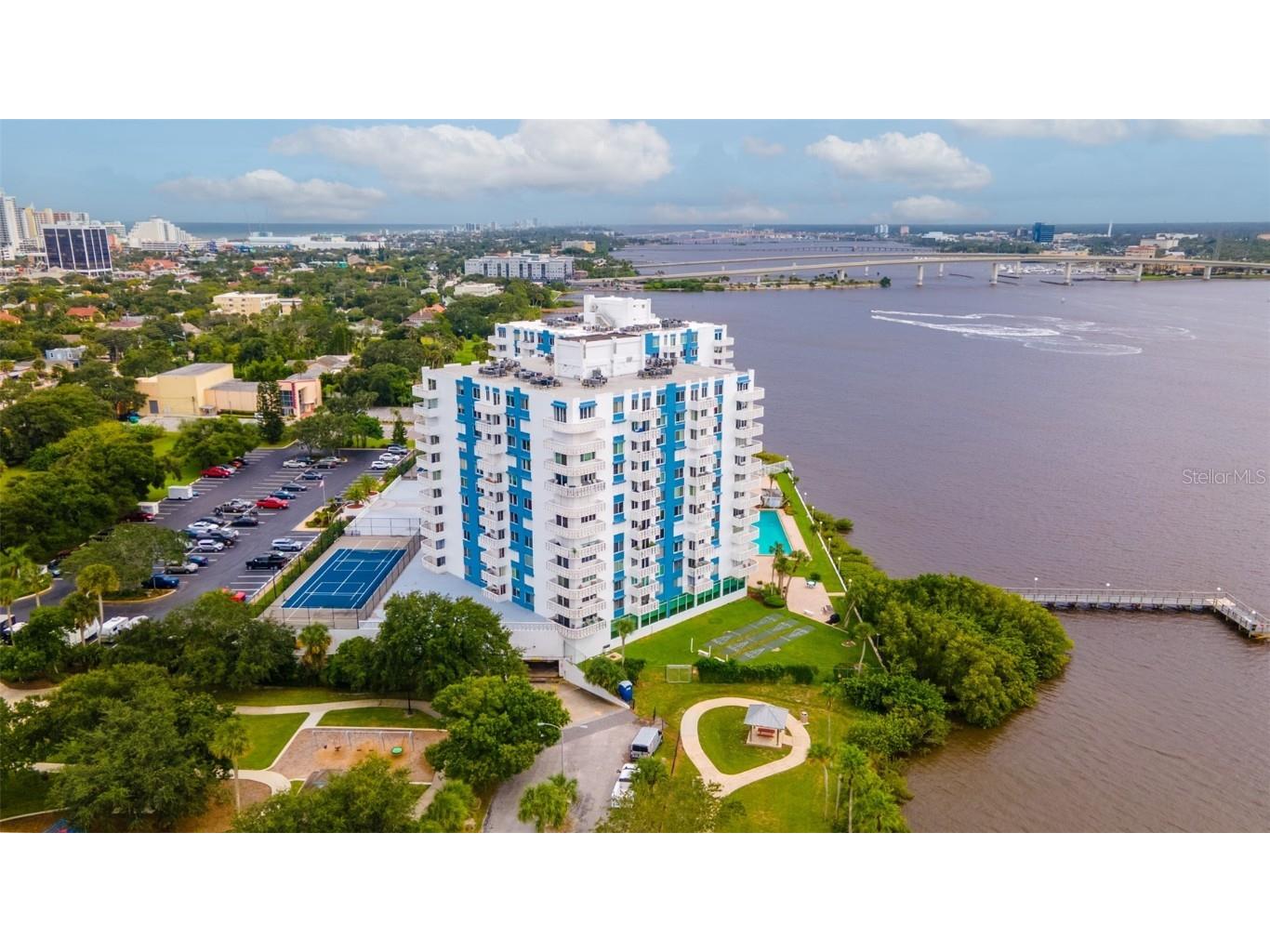 925 N Halifax Avenue #408 Daytona Beach FL 32118 - HALIFAX RIVER V4938732 image1