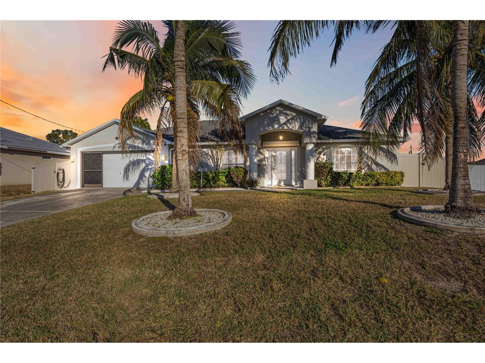 925 NE 4th Avenue Cape Coral FL 33909 A4678137 image1