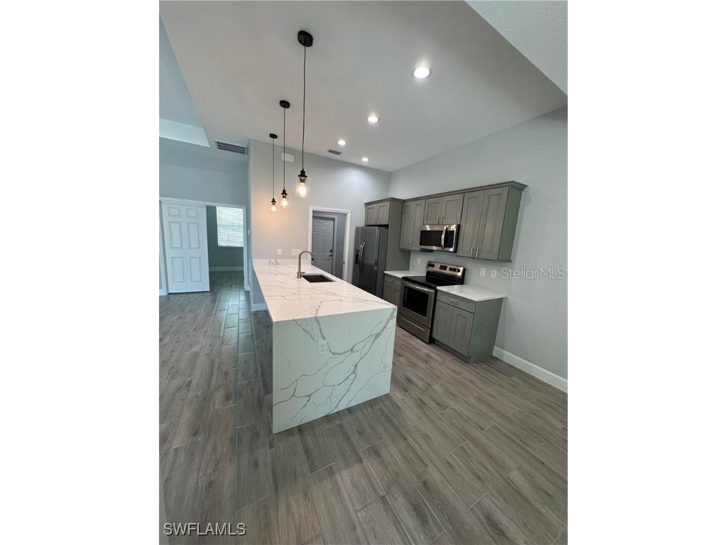 925 NW 9th Avenue Cape Coral FL 33993 OM718676 image8