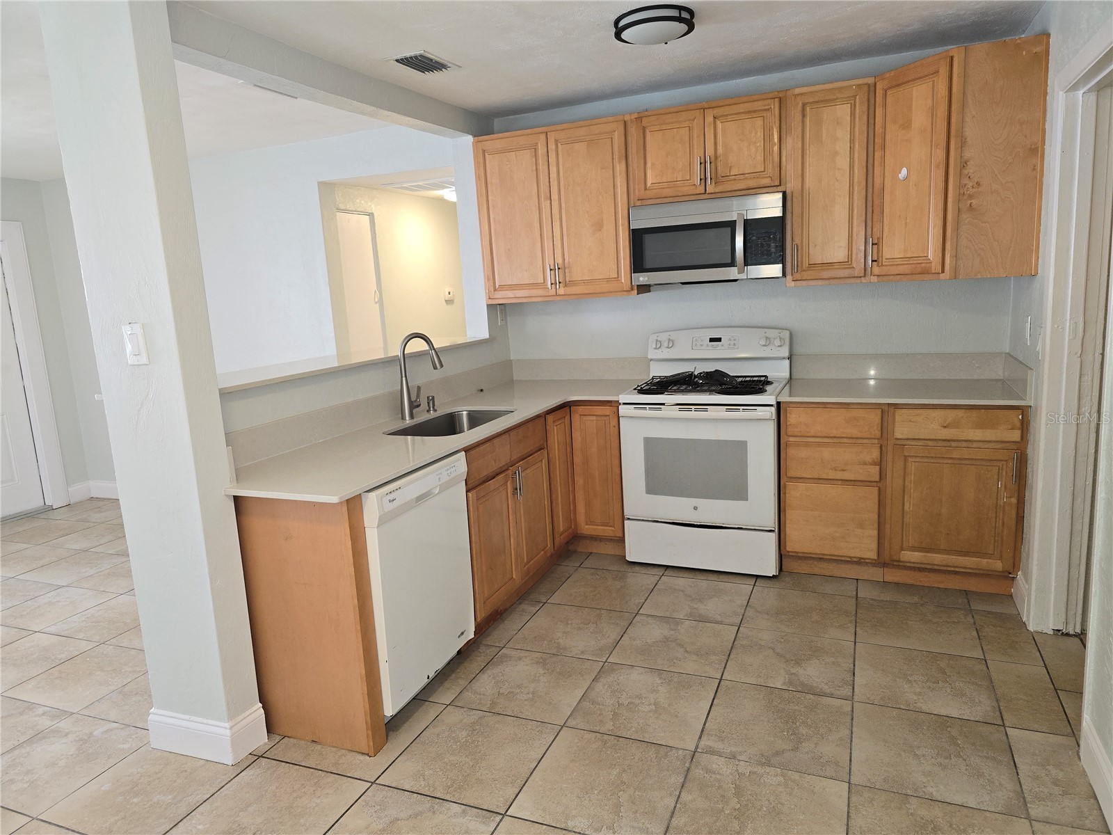 925 School Street Daytona Beach FL 32114 V4947277 image2