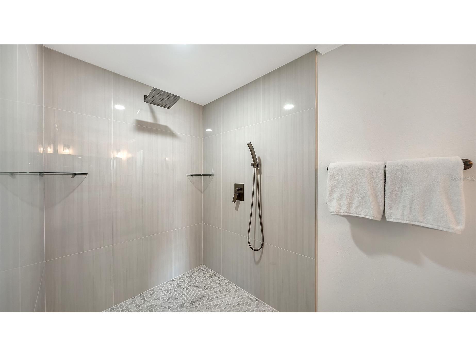 925 Spanish Drive N Longboat Key FL 34228 A4691251 image41