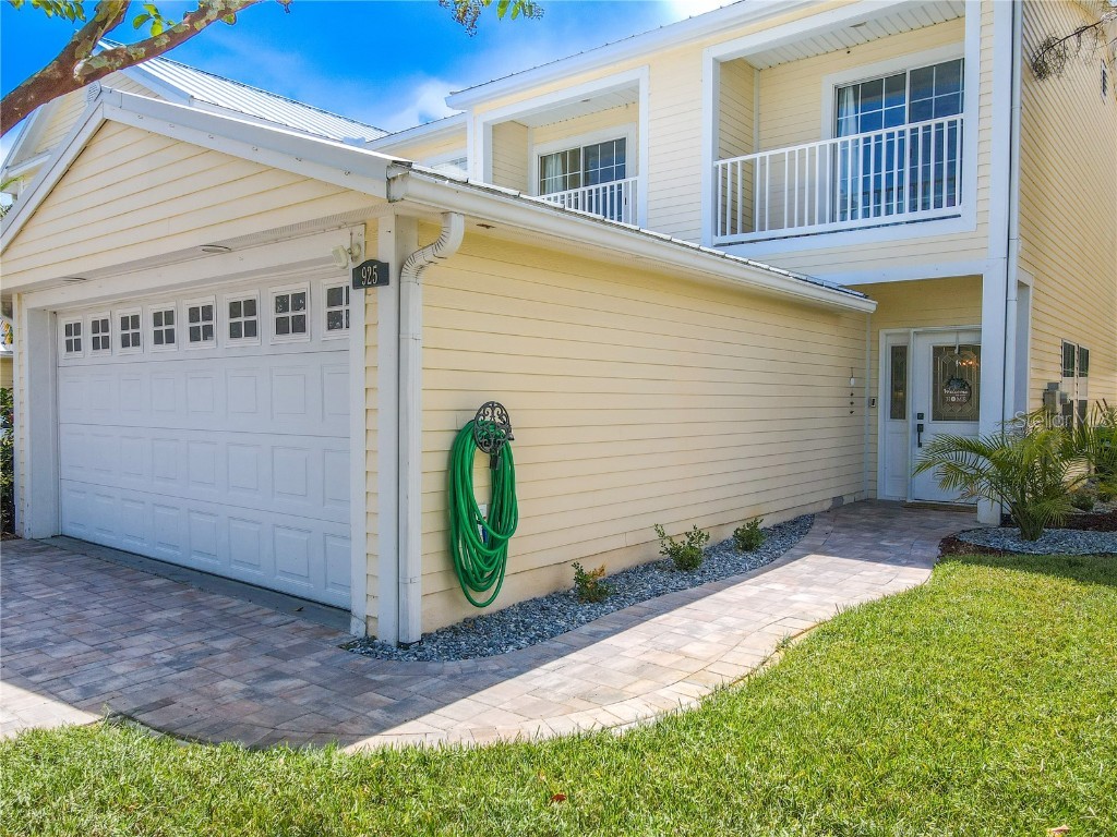 925 Woodbridge Court Safety Harbor FL 34695 T3546676 image1